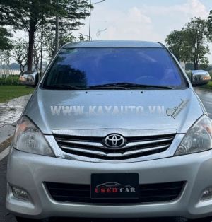 Toyota Innova V